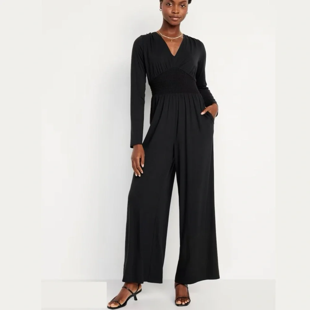 Old Navy Women’s Black Long Sleeve Waist-Defined V-Neck Jumpsuit - NWT